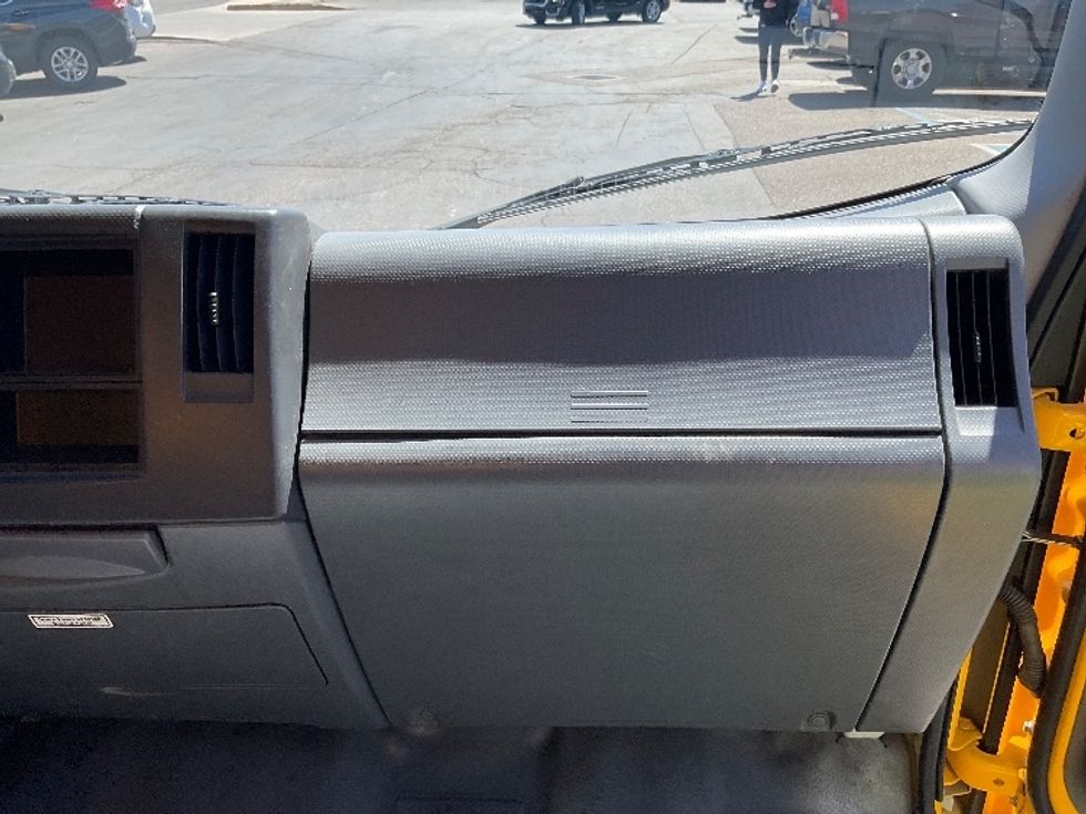 Light Duty Box Truck-Light and Medium Duty Trucks-Isuzu-2022-NPR-Albuquerque-NM-123,000\n\t\tmiles-$ 48,500 - Image 21