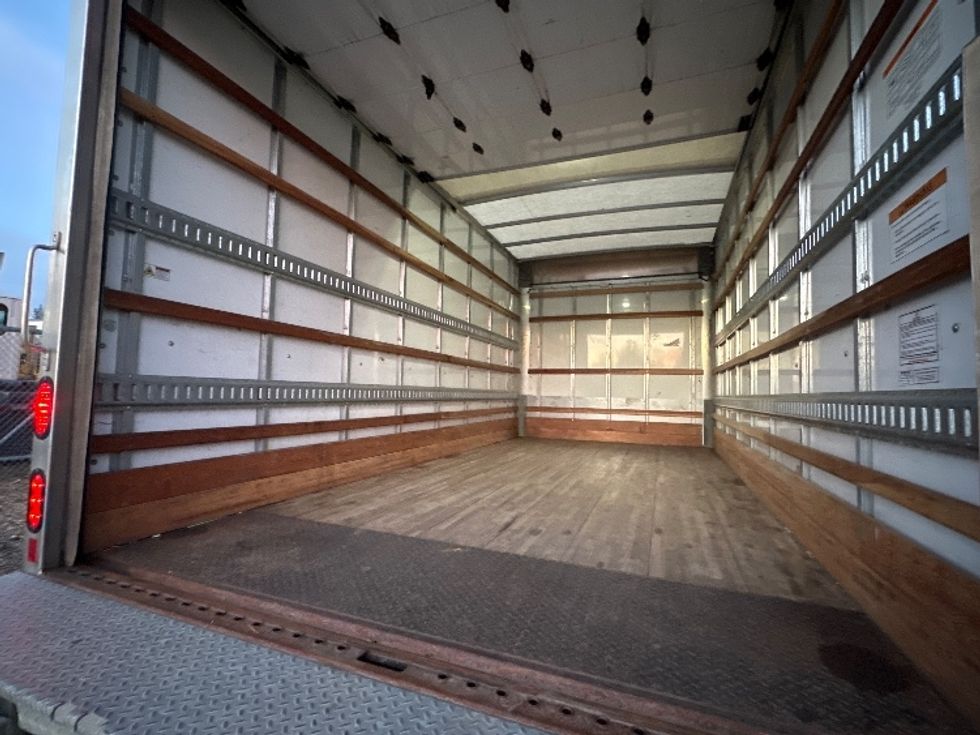 Light Duty Box Truck-Light and Medium Duty Trucks-Isuzu-2022-NPR-Baltimore-MD-39,210\n\t\tmiles-$ 54,250 - Image 11