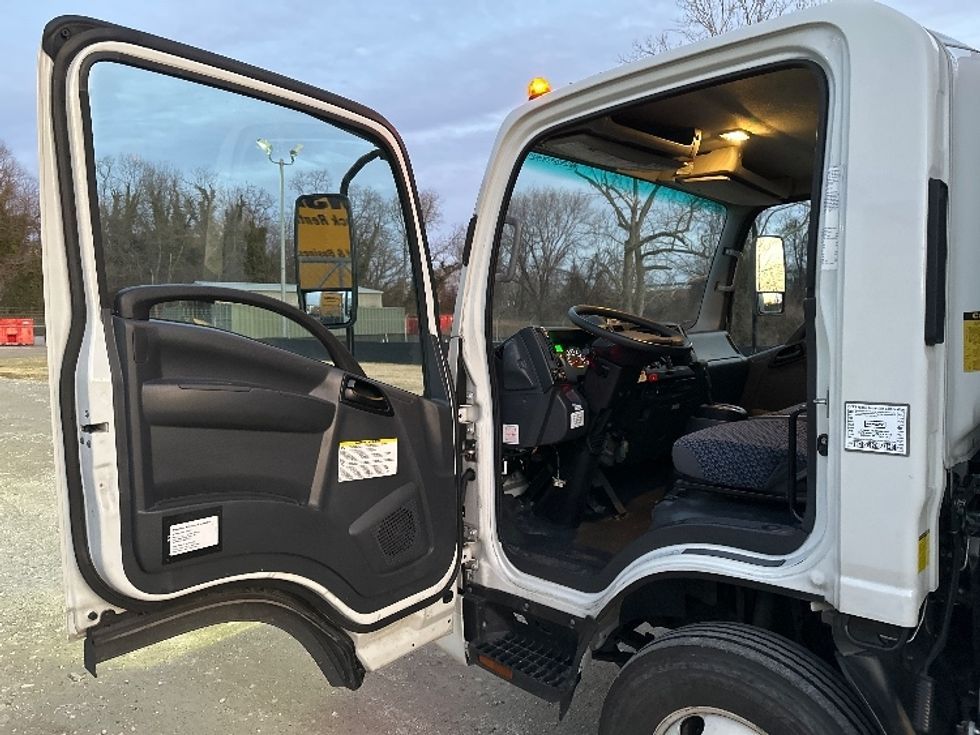 Light Duty Box Truck-Light and Medium Duty Trucks-Isuzu-2022-NPR-Baltimore-MD-39,210\n\t\tmiles-$ 54,250 - Image 16