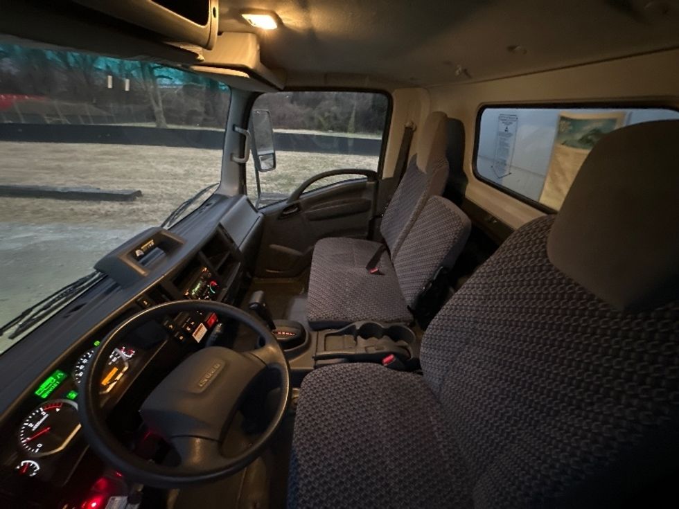 Light Duty Box Truck-Light and Medium Duty Trucks-Isuzu-2022-NPR-Baltimore-MD-39,210\n\t\tmiles-$ 54,250 - Image 19