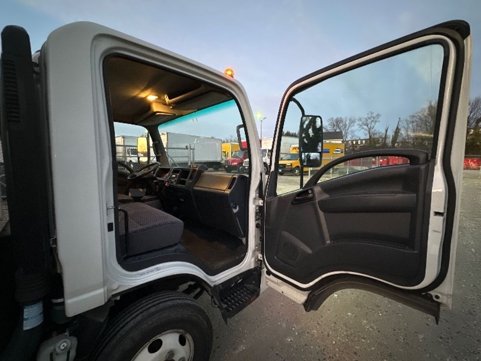Light Duty Box Truck-Light and Medium Duty Trucks-Isuzu-2022-NPR-Baltimore-MD-39,210\n\t\tmiles-$ 54,250 - Image 20