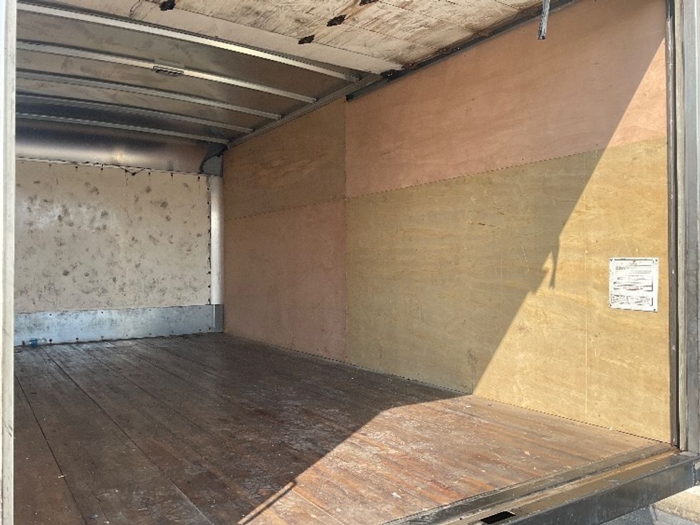 Light Duty Box Truck-Light and Medium Duty Trucks-Isuzu-2022-NPR-Birmingham-AL-277,232\n\t\tmiles-$ 29,000 - Image 11