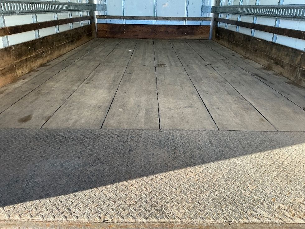 Light Duty Box Truck-Light and Medium Duty Trucks-Isuzu-2022-NPR-Calgary-AB-332,795\n\t\tkm-$ 31,250 - Image 10