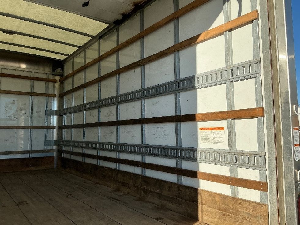 Light Duty Box Truck-Light and Medium Duty Trucks-Isuzu-2022-NPR-Calgary-AB-332,795\n\t\tkm-$ 31,250 - Image 12