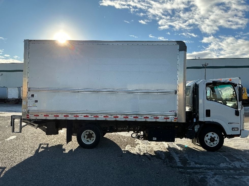 Light Duty Box Truck-Light and Medium Duty Trucks-Isuzu-2022-NPR-Calgary-AB-332,795\n\t\tkm-$ 31,250 - Image 15