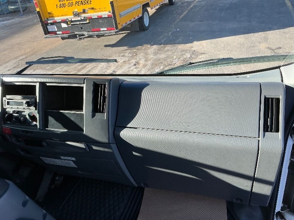 Light Duty Box Truck-Light and Medium Duty Trucks-Isuzu-2022-NPR-Calgary-AB-332,795\n\t\tkm-$ 31,250 - Image 21