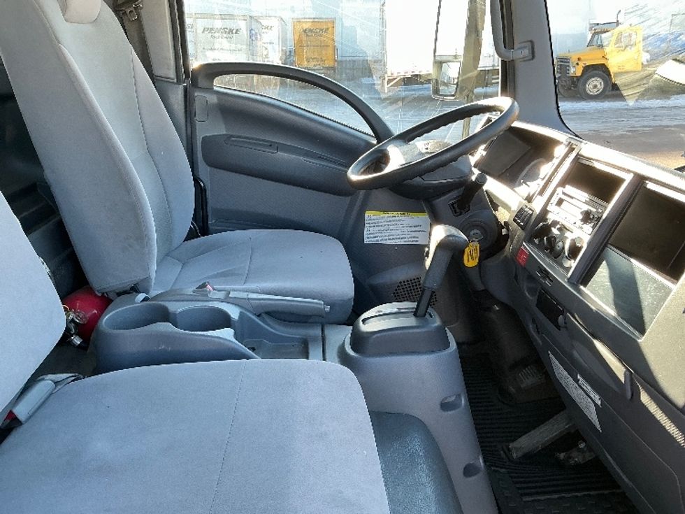 Light Duty Box Truck-Light and Medium Duty Trucks-Isuzu-2022-NPR-Calgary-AB-332,795\n\t\tkm-$ 31,250 - Image 22