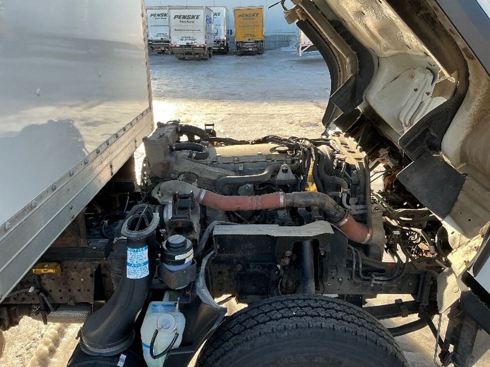 Light Duty Box Truck-Light and Medium Duty Trucks-Isuzu-2022-NPR-Calgary-AB-332,795\n\t\tkm-$ 31,250 - Image 23