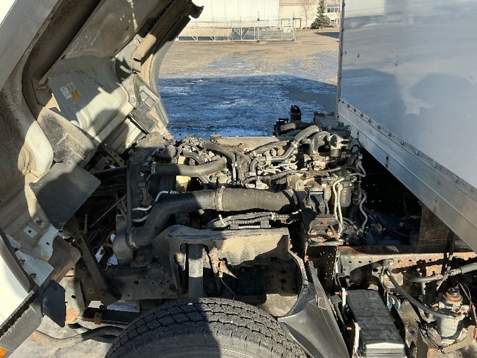 Light Duty Box Truck-Light and Medium Duty Trucks-Isuzu-2022-NPR-Calgary-AB-332,795\n\t\tkm-$ 31,250 - Image 24