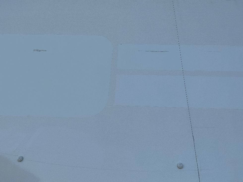 Light Duty Box Truck-Light and Medium Duty Trucks-Isuzu-2022-NPR-Calgary-AB-332,795\n\t\tkm-$ 31,250 - Image 25