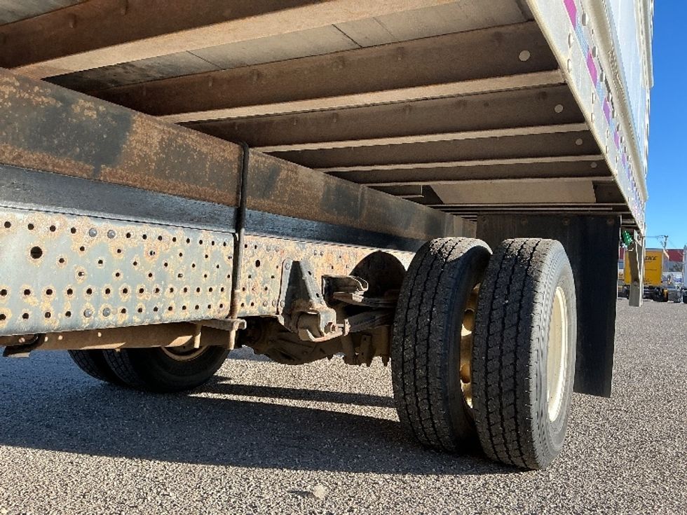 Light Duty Box Truck-Light and Medium Duty Trucks-Isuzu-2022-NPR-Calgary-AB-332,795\n\t\tkm-$ 31,250 - Image 5