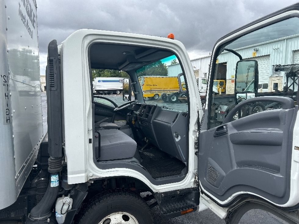Light Duty Box Truck-Light and Medium Duty Trucks-Isuzu-2022-NPR-Ceres-CA-135,459\n\t\tmiles-$ 43,250 - Image 20