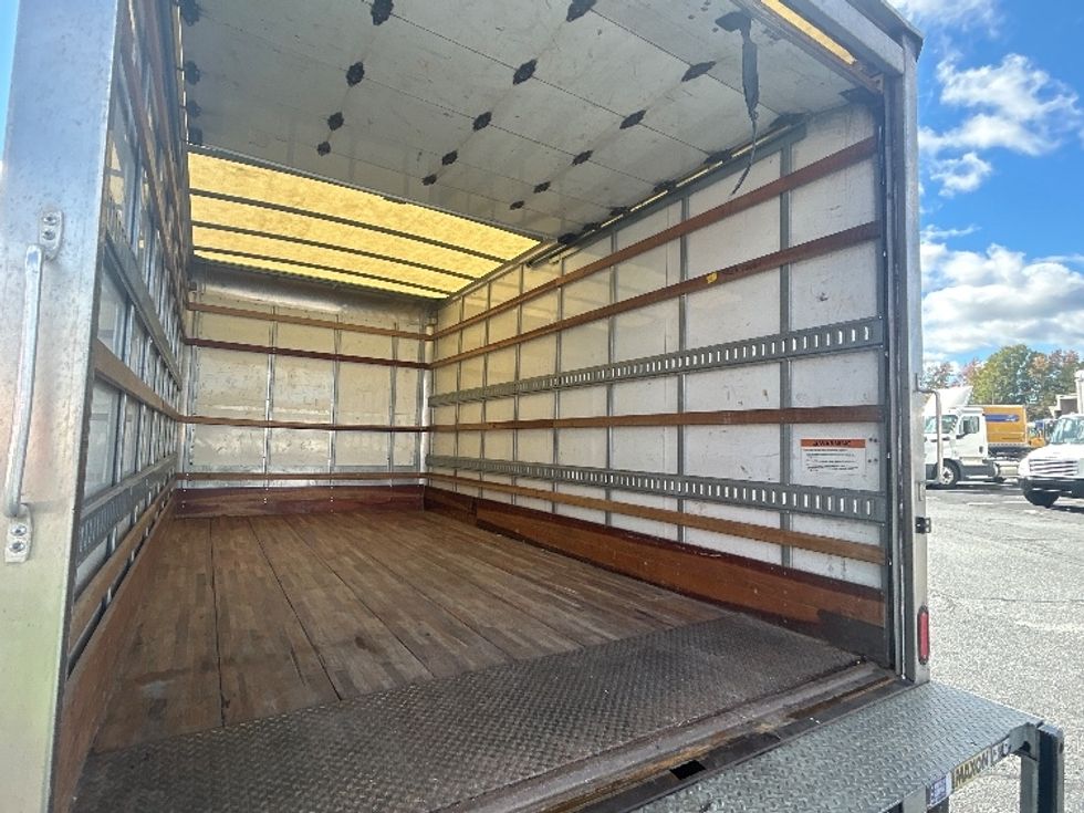 Light Duty Box Truck-Light and Medium Duty Trucks-Isuzu-2022-NPR-Charlotte-NC-145,214\n\t\tmiles-$ 39,750 - Image 12