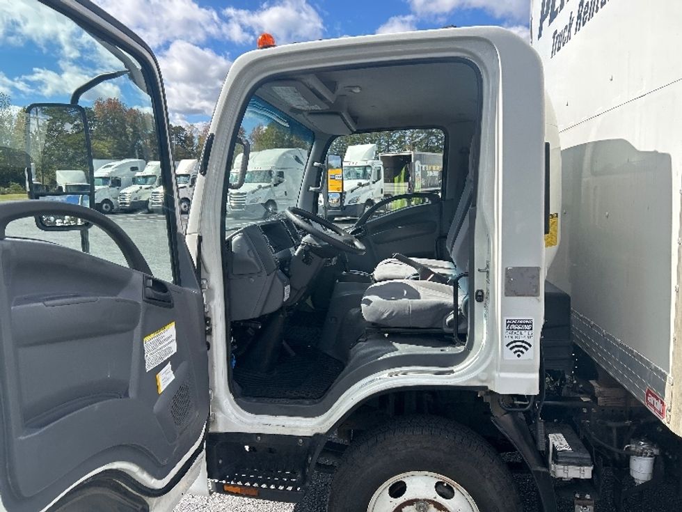 Light Duty Box Truck-Light and Medium Duty Trucks-Isuzu-2022-NPR-Charlotte-NC-145,214\n\t\tmiles-$ 39,750 - Image 16