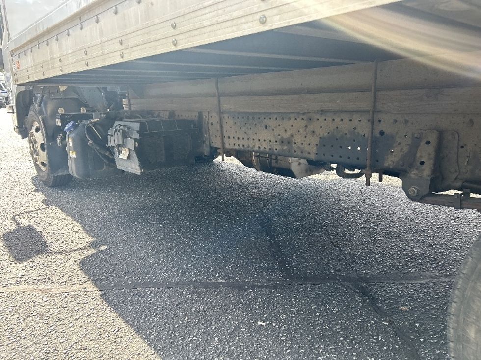 Light Duty Box Truck-Light and Medium Duty Trucks-Isuzu-2022-NPR-Charlotte-NC-145,214\n\t\tmiles-$ 39,750 - Image 5