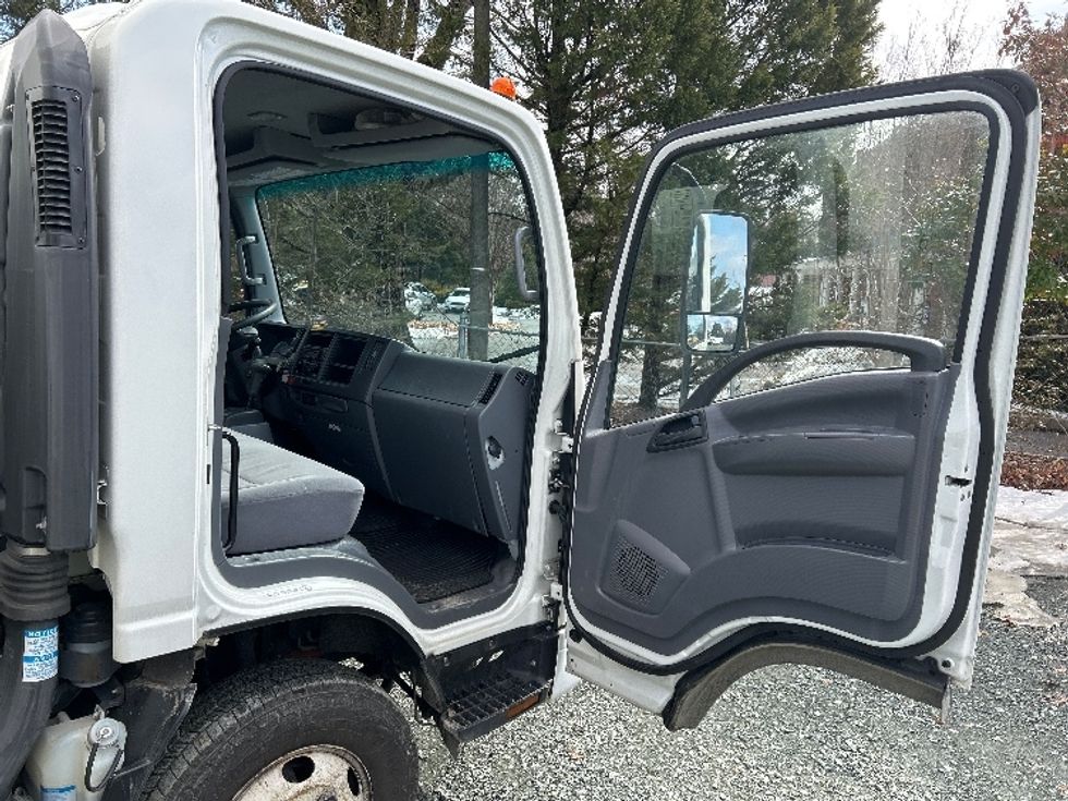 Light Duty Box Truck-Light and Medium Duty Trucks-Isuzu-2022-NPR-Charlottesville-VA-110,081\n\t\tmiles-$ 45,000 - Image 20
