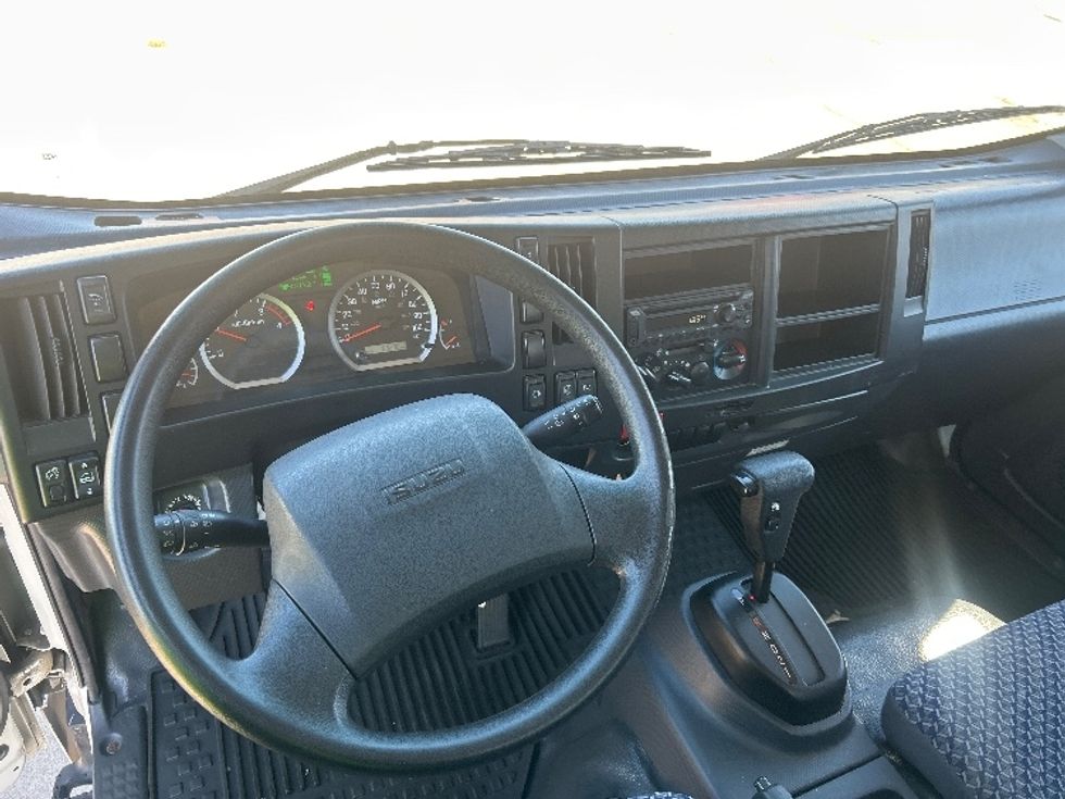 Light Duty Box Truck-Light and Medium Duty Trucks-Isuzu-2022-NPR-Chicago (Melrose Park)-IL-69,273\n\t\tmiles-$ 53,250 - Image 18