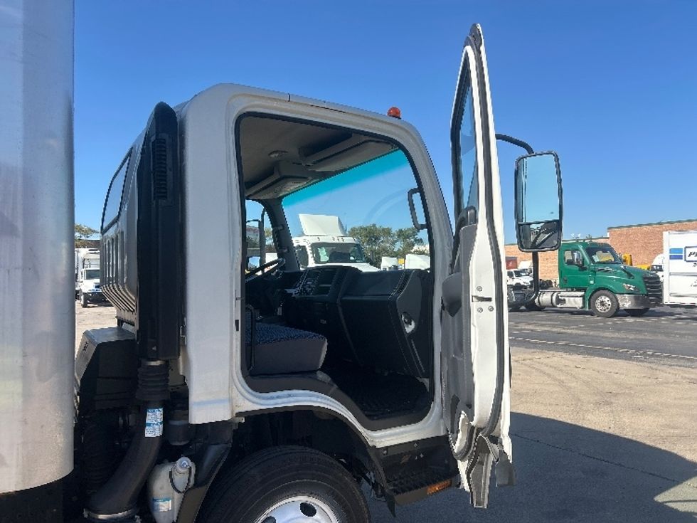 Light Duty Box Truck-Light and Medium Duty Trucks-Isuzu-2022-NPR-Chicago (Melrose Park)-IL-69,273\n\t\tmiles-$ 53,250 - Image 20