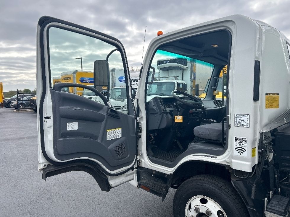 Light Duty Box Truck-Light and Medium Duty Trucks-Isuzu-2022-NPR-Clackamas-OR-164,436\n\t\tmiles-$ 37,750 - Image 16
