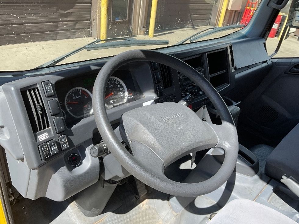 Light Duty Box Truck-Light and Medium Duty Trucks-Isuzu-2022-NPR-Denver-CO-93,665\n\t\tmiles-$ 47,250 - Image 17