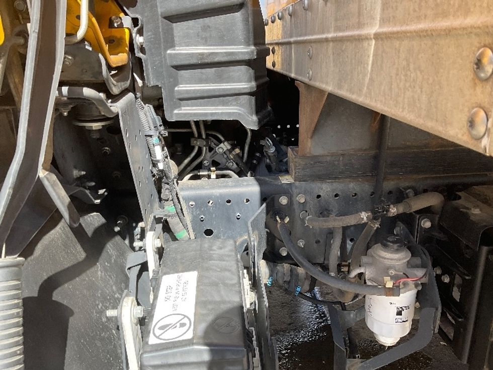 Light Duty Box Truck-Light and Medium Duty Trucks-Isuzu-2022-NPR-Denver-CO-93,665\n\t\tmiles-$ 47,250 - Image 24