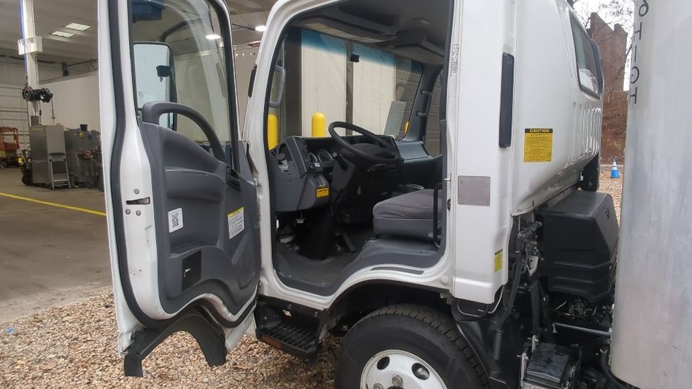 Light Duty Box Truck-Light and Medium Duty Trucks-Isuzu-2022-NPR-Duluth-GA-136,036\n\t\tmiles-$ 40,000 - Image 16