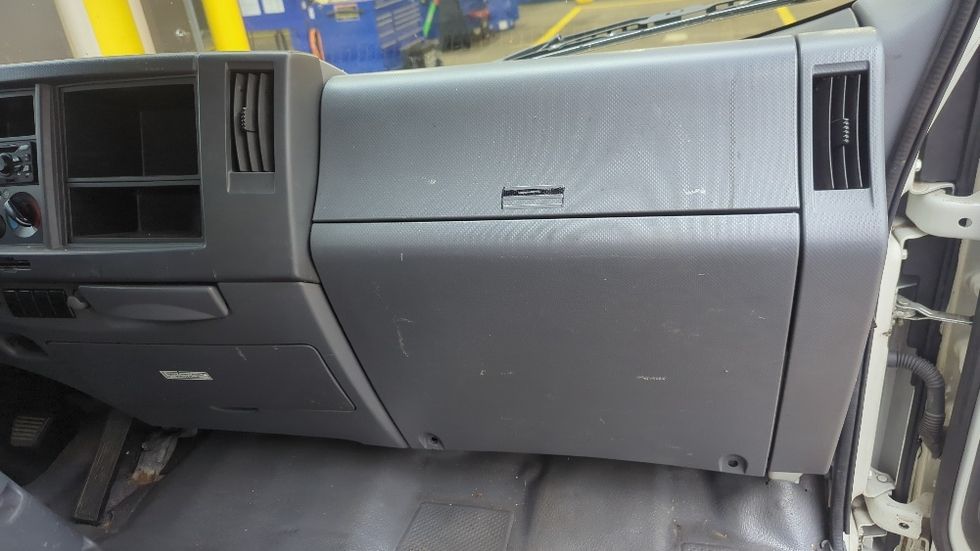 Light Duty Box Truck-Light and Medium Duty Trucks-Isuzu-2022-NPR-Duluth-GA-136,036\n\t\tmiles-$ 40,000 - Image 21