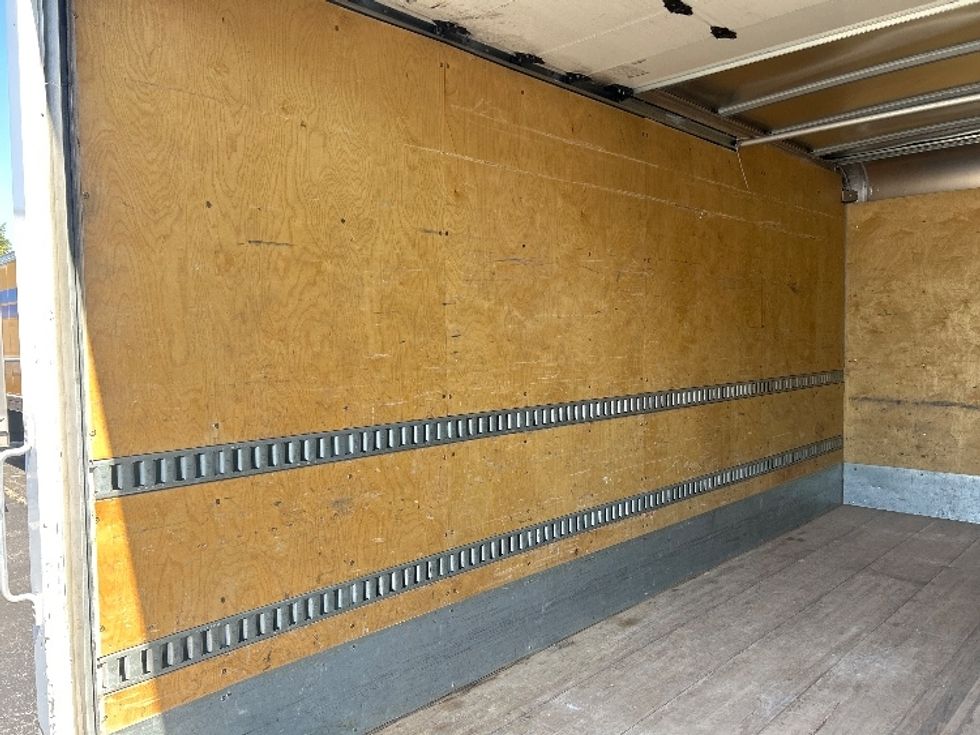 Light Duty Box Truck-Light and Medium Duty Trucks-Isuzu-2022-NPR EFI-Charlotte-NC-28,195\n\t\tmiles-$ 52,500 - Image 11