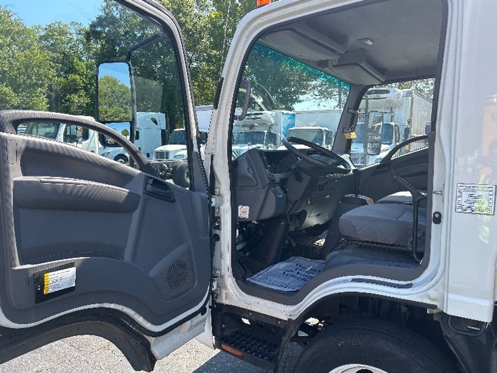 Light Duty Box Truck-Light and Medium Duty Trucks-Isuzu-2022-NPR EFI-Charlotte-NC-28,195\n\t\tmiles-$ 52,500 - Image 16