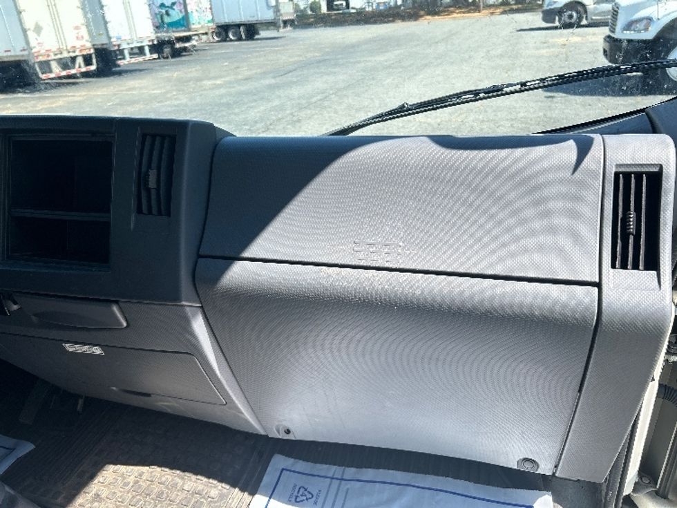 Light Duty Box Truck-Light and Medium Duty Trucks-Isuzu-2022-NPR EFI-Charlotte-NC-28,195\n\t\tmiles-$ 52,500 - Image 21