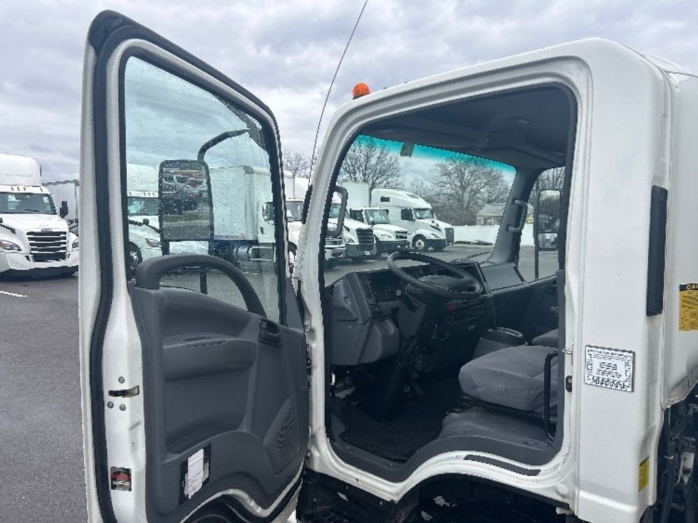 Light Duty Box Truck-Light and Medium Duty Trucks-Isuzu-2022-NPR EFI-Dayton-OH-177,538\n\t\tmiles-$ 26,000 - Image 16