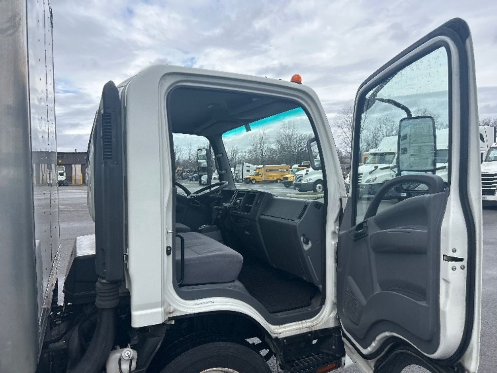 Light Duty Box Truck-Light and Medium Duty Trucks-Isuzu-2022-NPR EFI-Dayton-OH-177,538\n\t\tmiles-$ 26,000 - Image 20