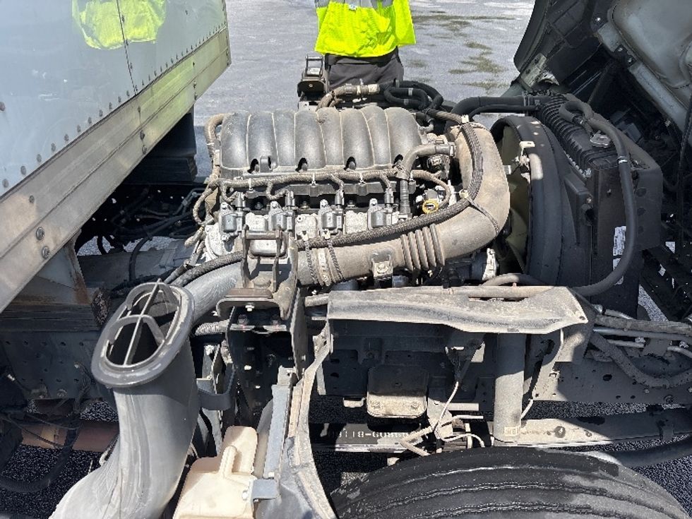 Light Duty Box Truck-Light and Medium Duty Trucks-Isuzu-2022-NPR EFI-Forest Park-GA-103,328\n\t\tmiles-$ 43,750 - Image 23