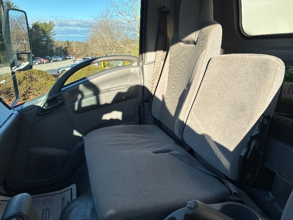 Light Duty Box Truck-Light and Medium Duty Trucks-Isuzu-2022-NPR EFI-Franklin-MA-103,586\n\t\tmiles-$ 38,500 - Image 18