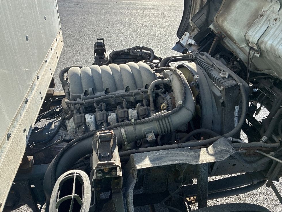 Light Duty Box Truck-Light and Medium Duty Trucks-Isuzu-2022-NPR EFI-Franklin-MA-103,586\n\t\tmiles-$ 38,500 - Image 22