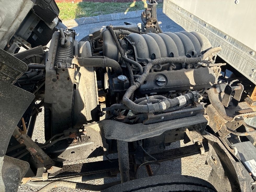 Light Duty Box Truck-Light and Medium Duty Trucks-Isuzu-2022-NPR EFI-Franklin-MA-103,586\n\t\tmiles-$ 38,500 - Image 23