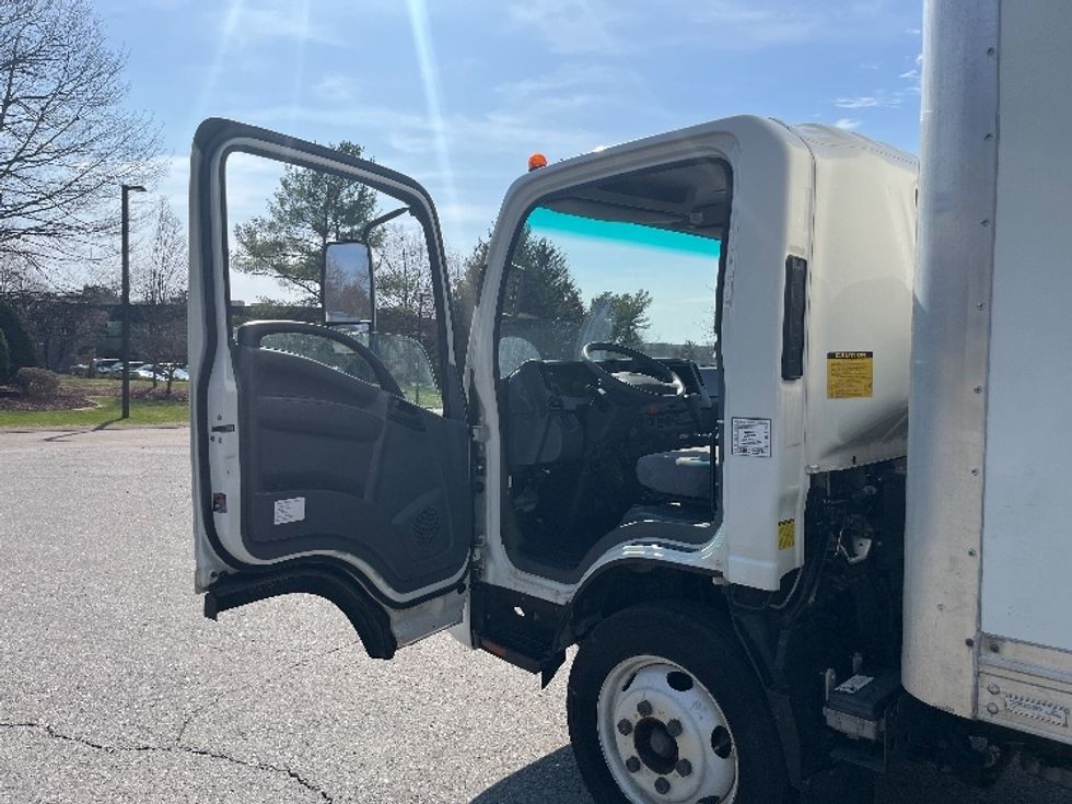 Light Duty Box Truck-Light and Medium Duty Trucks-Isuzu-2022-NPR EFI-Franklin-MA-68,387\n\t\tmiles-$ 40,750 - Image 16