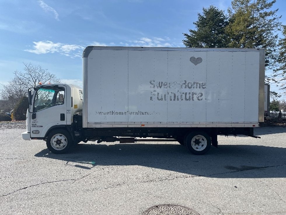 Light Duty Box Truck-Light and Medium Duty Trucks-Isuzu-2022-NPR EFI-Franklin-MA-68,387\n\t\tmiles-$ 40,750 - Image 4