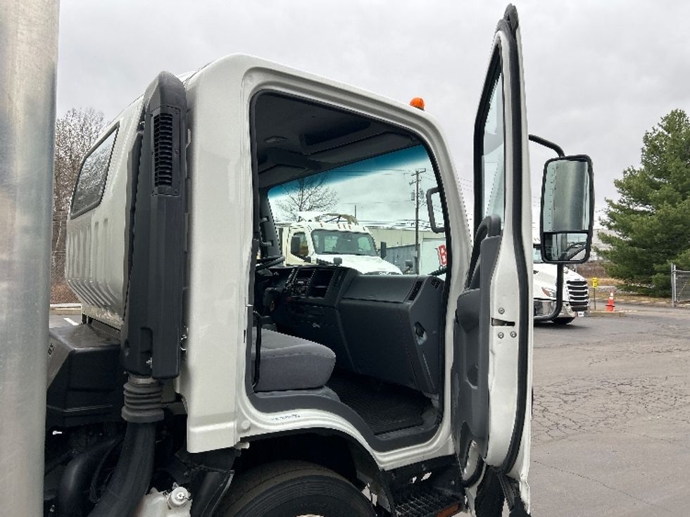 Light Duty Box Truck-Light and Medium Duty Trucks-Isuzu-2022-NPR EFI-Jessup-PA-110,061\n\t\tmiles-$ 39,250 - Image 15