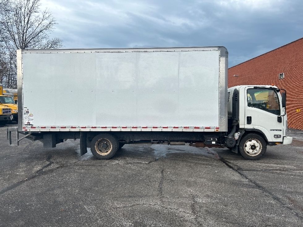 Light Duty Box Truck-Light and Medium Duty Trucks-Isuzu-2022-NPR EFI-Middlefield-OH-37,781\n\t\tmiles-$ 45,500 - Image 15