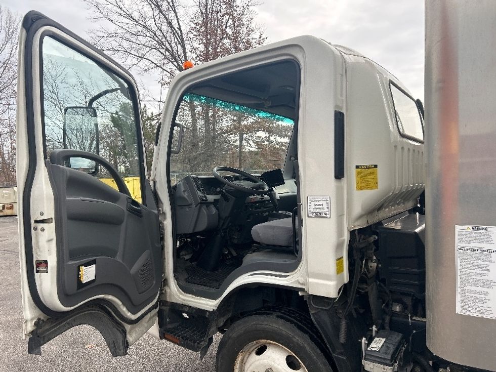 Light Duty Box Truck-Light and Medium Duty Trucks-Isuzu-2022-NPR EFI-Middlefield-OH-37,781\n\t\tmiles-$ 45,500 - Image 16