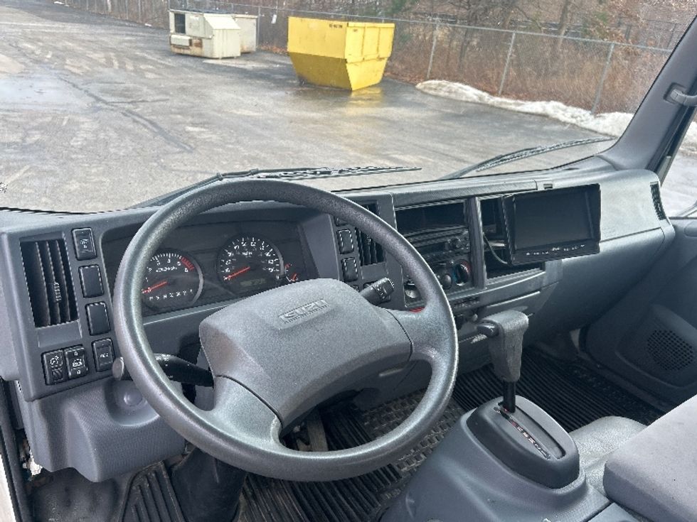 Light Duty Box Truck-Light and Medium Duty Trucks-Isuzu-2022-NPR EFI-Middlefield-OH-37,781\n\t\tmiles-$ 45,500 - Image 17