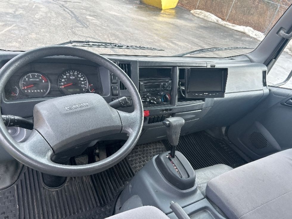 Light Duty Box Truck-Light and Medium Duty Trucks-Isuzu-2022-NPR EFI-Middlefield-OH-37,781\n\t\tmiles-$ 45,500 - Image 18