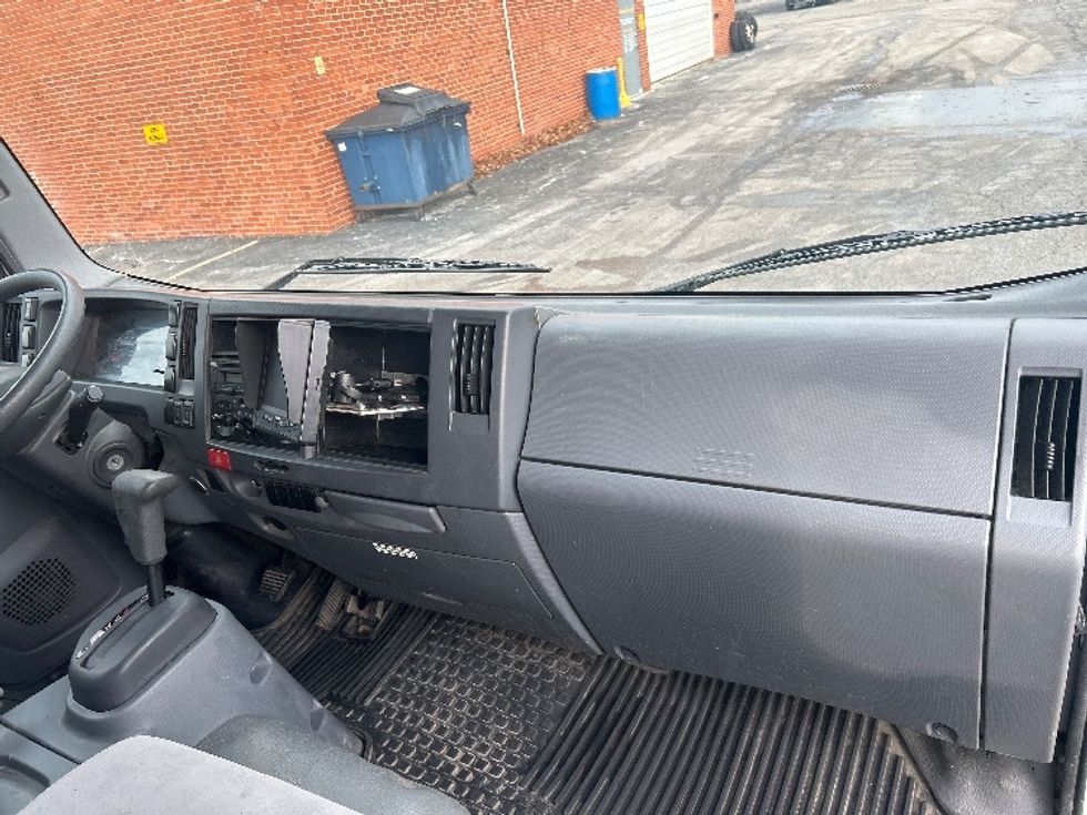 Light Duty Box Truck-Light and Medium Duty Trucks-Isuzu-2022-NPR EFI-Middlefield-OH-37,781\n\t\tmiles-$ 45,500 - Image 21