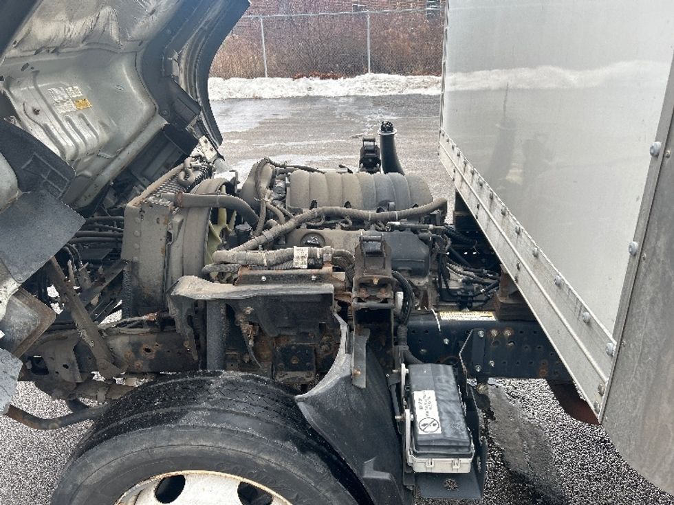 Light Duty Box Truck-Light and Medium Duty Trucks-Isuzu-2022-NPR EFI-Middlefield-OH-37,781\n\t\tmiles-$ 45,500 - Image 23