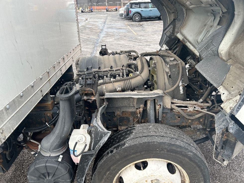 Light Duty Box Truck-Light and Medium Duty Trucks-Isuzu-2022-NPR EFI-Middlefield-OH-37,781\n\t\tmiles-$ 45,500 - Image 24