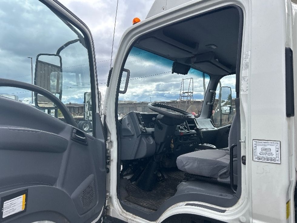 Light Duty Box Truck-Light and Medium Duty Trucks-Isuzu-2022-NPR EFI-Milwaukee-WI-144,306\n\t\tmiles-$ 35,000 - Image 16