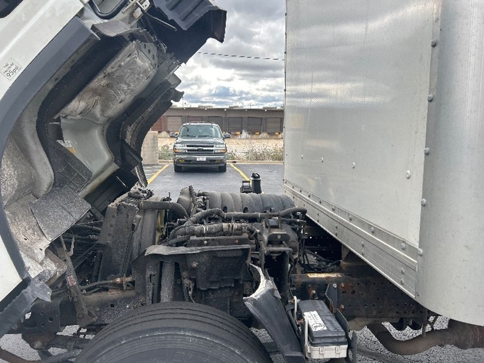 Light Duty Box Truck-Light and Medium Duty Trucks-Isuzu-2022-NPR EFI-Milwaukee-WI-144,306\n\t\tmiles-$ 35,000 - Image 24