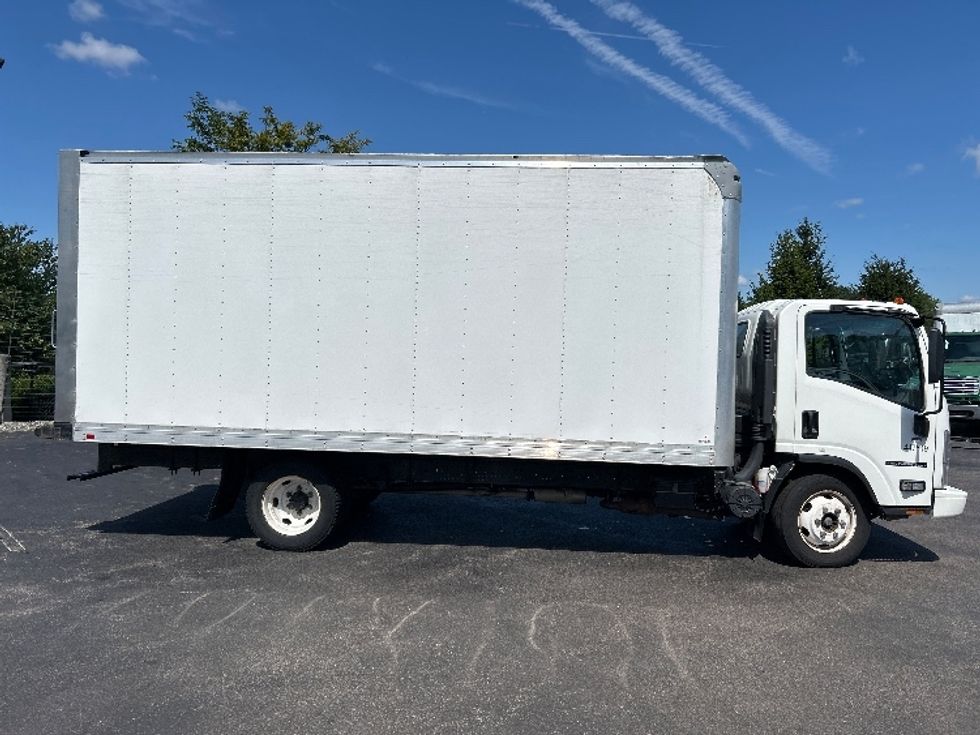 Light Duty Box Truck-Light and Medium Duty Trucks-Isuzu-2022-NPR EFI-Norton-MA-111,903\n\t\tmiles-$ 35,500 - Image 14