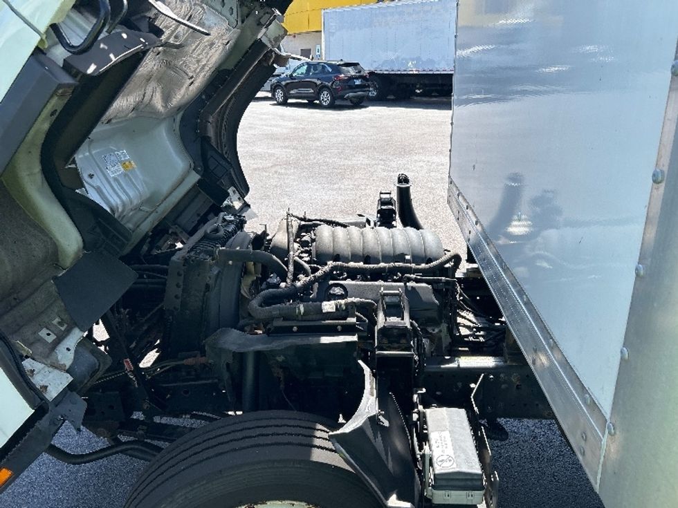 Light Duty Box Truck-Light and Medium Duty Trucks-Isuzu-2022-NPR EFI-Norton-MA-111,903\n\t\tmiles-$ 35,500 - Image 23